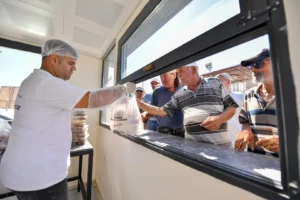 Mersin'de Mahalle Mutfakları projesi kapsamında dayanışma sofraları kuruluyor