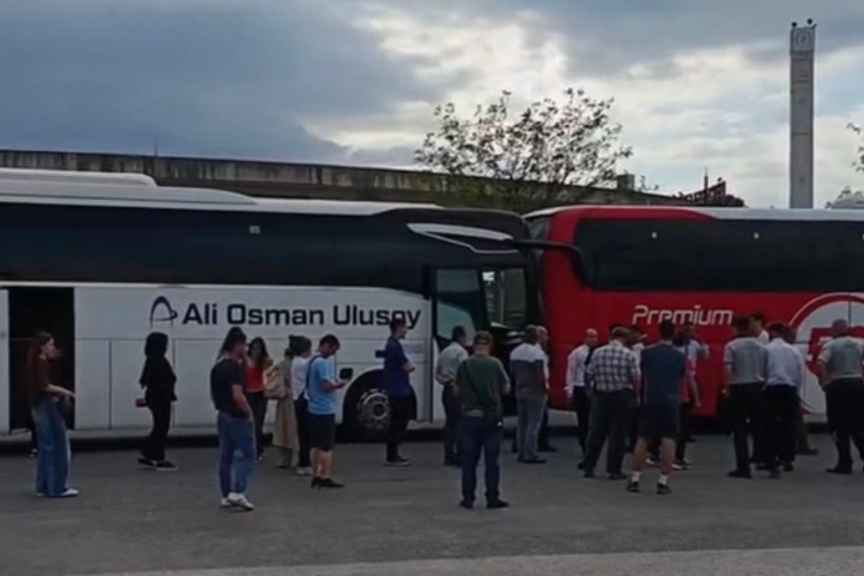 Düzce Otogarı'nda çarpışan iki yolcu otobüsü