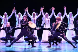 Uluslararası Altın Karagöz Halk Dansları Yarışması Bursa'da başlıyor
