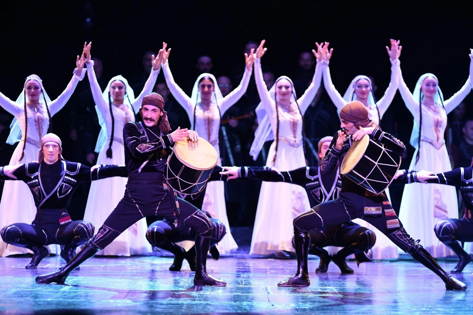 Uluslararası Altın Karagöz Halk Dansları Yarışması Bursa'da başlıyor