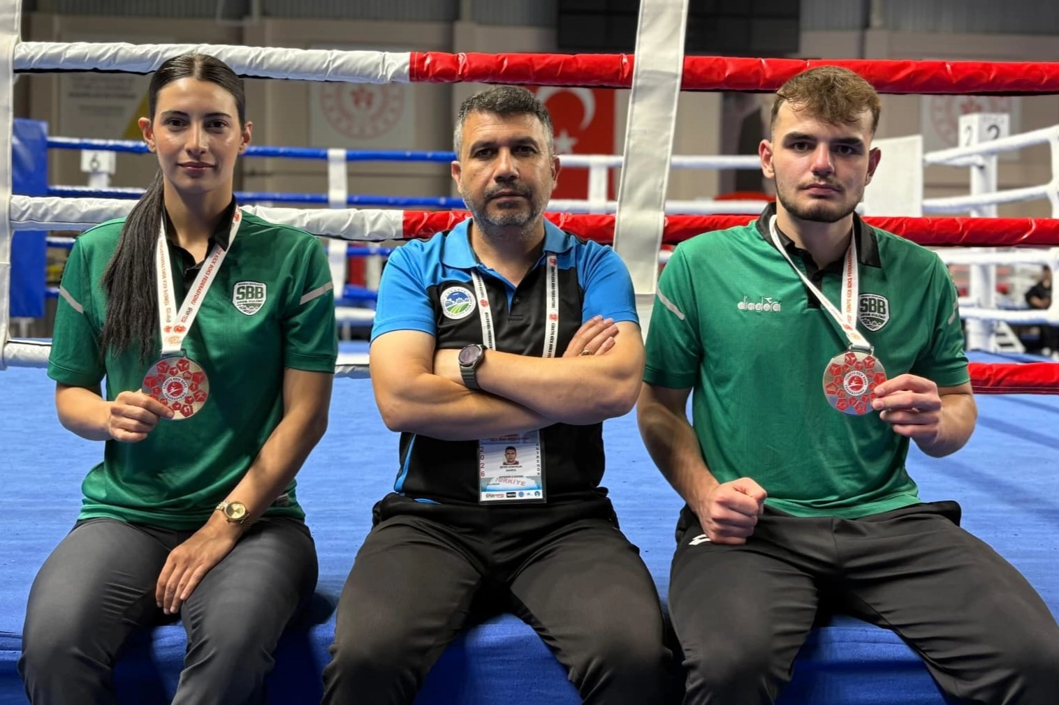 Sakaryalı sporcular güreş, bisiklet, karate ve kick boks branşlarında kazandıkları madalyalarla gururlandı.