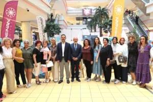 Kocasinan Akademi yıl sonu sergisinden genel görünüm, kursiyerlerin el emeği ürünleri sergileniyor.