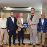 Kocaeli Büyükşehir Belediye Başkanı Tahir Büyükakın, sivil toplum kuruluşlarının temsilcilerini ağırladı ve istişarelerin önemini vurguladı.