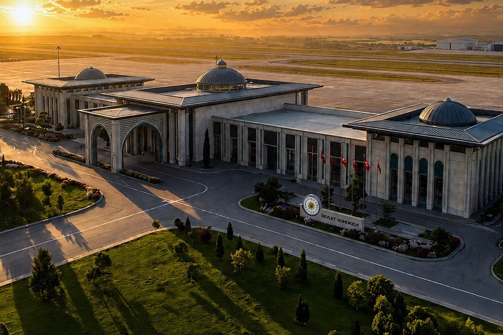 Ankara Havalimanı'nın modernleşmiş pisti ve terminal binası diplomatik zirveye ev sahipliği yapıyor