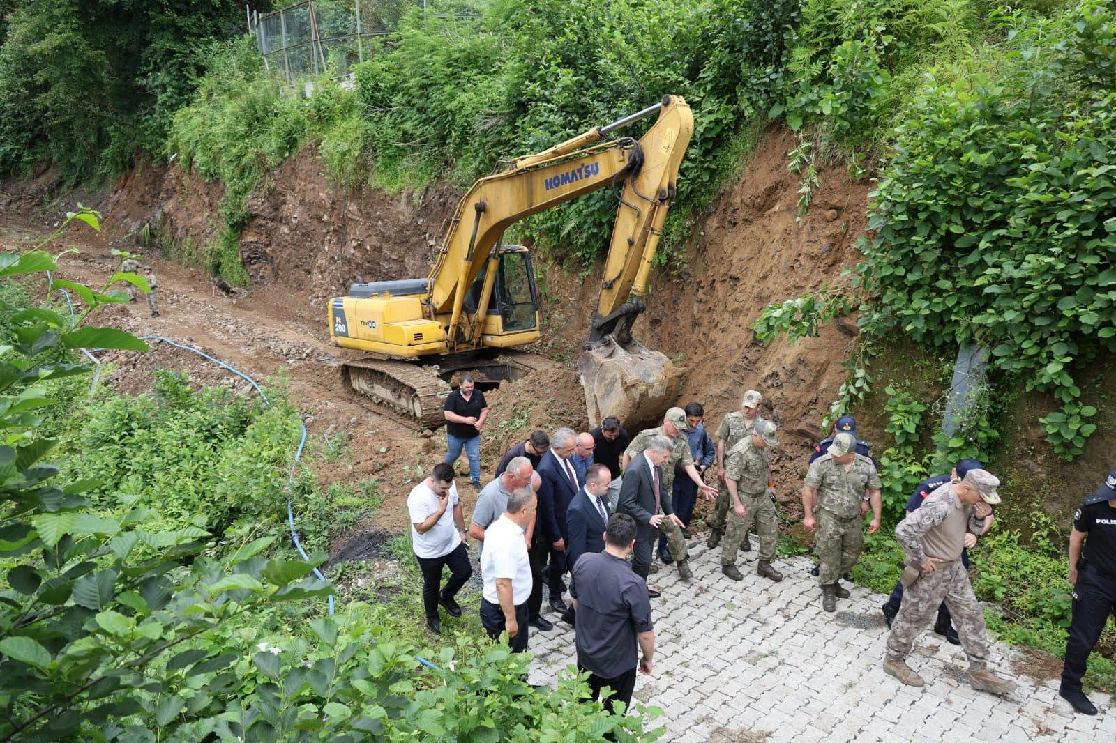Artvin Valisi Turan Ergün, Kemalpaşa'da sınır güvenliği ve tarımsal faaliyetleri inceledi.