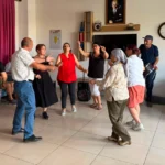 Mersin'de Dünya Emekliler Günü kapsamında Büyükşehir Belediyesi tarafından düzenlenen etkinliklere katılan emekliler