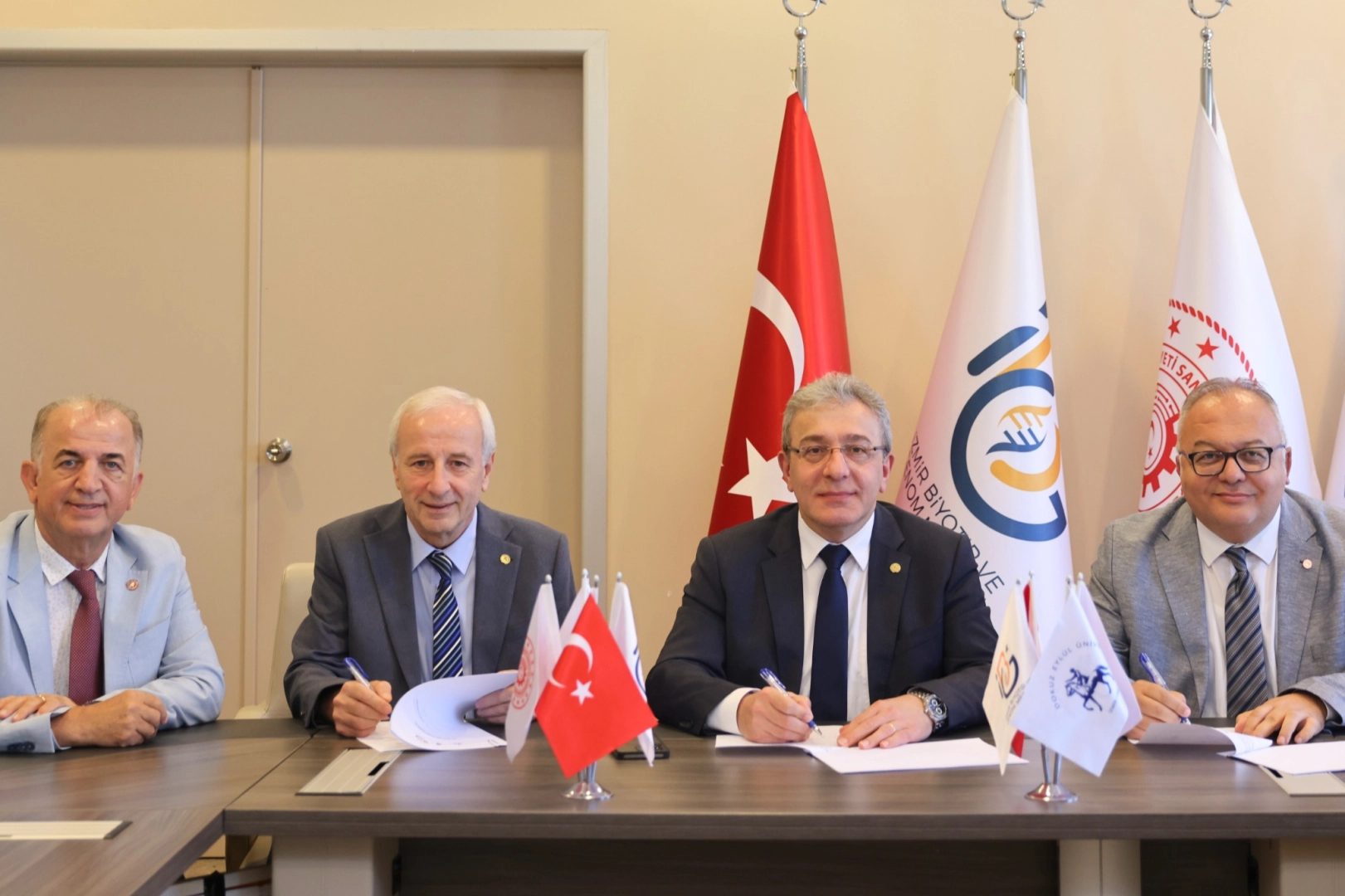 Dokuz Eylül Üniversitesi, Atlas Üniversitesi ve İBG iş birliği protokolü imzaladı