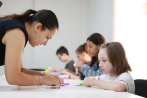 Osmangazi'de çocuklar atıkları sanata dönüştürüyor, Yetenek Evleri Yaz Kulübü