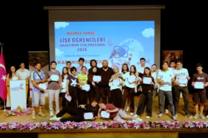 Gebze Teknik Üniversitesi'nde lise öğrencileri araştırma staj programına katılarak bilimle tanıştı.