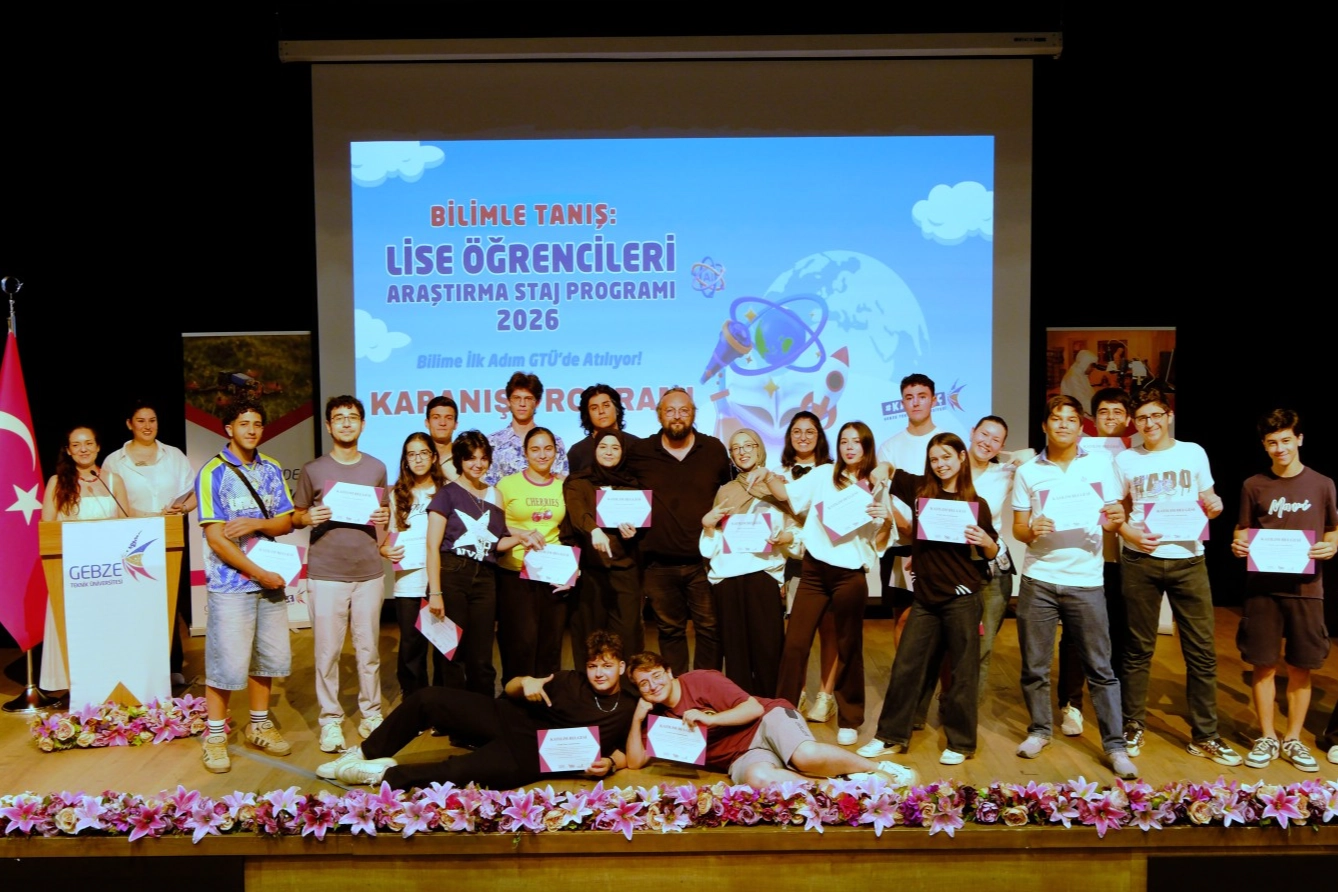 Gebze Teknik Üniversitesi'nde lise öğrencileri araştırma staj programına katılarak bilimle tanıştı.