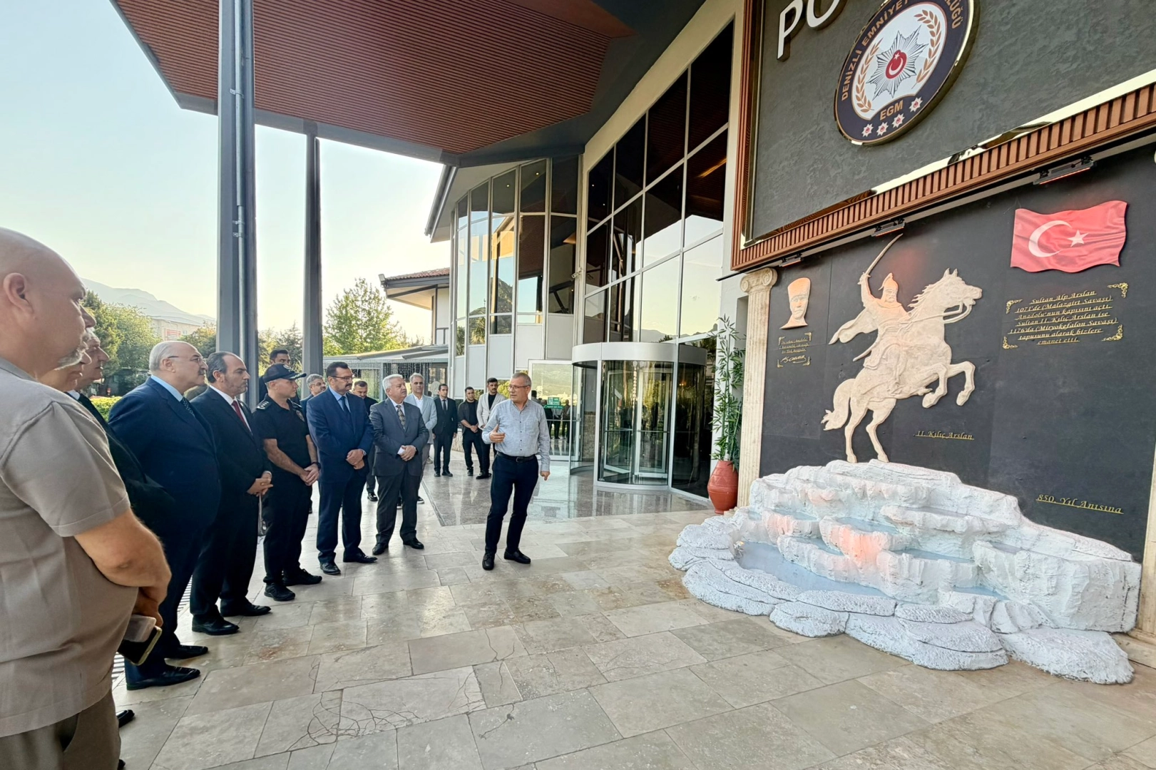 Denizli'de Miryokefalon Zaferi anısına yapılan rölyef anıtın açılışından bir görüntü.