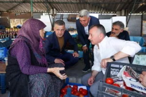 Kocaeli Büyükşehir Belediye Başkanı Tahir Büyükakın Kandıra'da vatandaşlarla buluştu