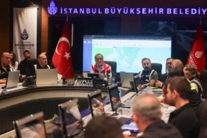 İstanbul'da sağanak yağış öncesi İBB ekiplerinin hazırlıkları ve AKOM'daki takip çalışmaları
