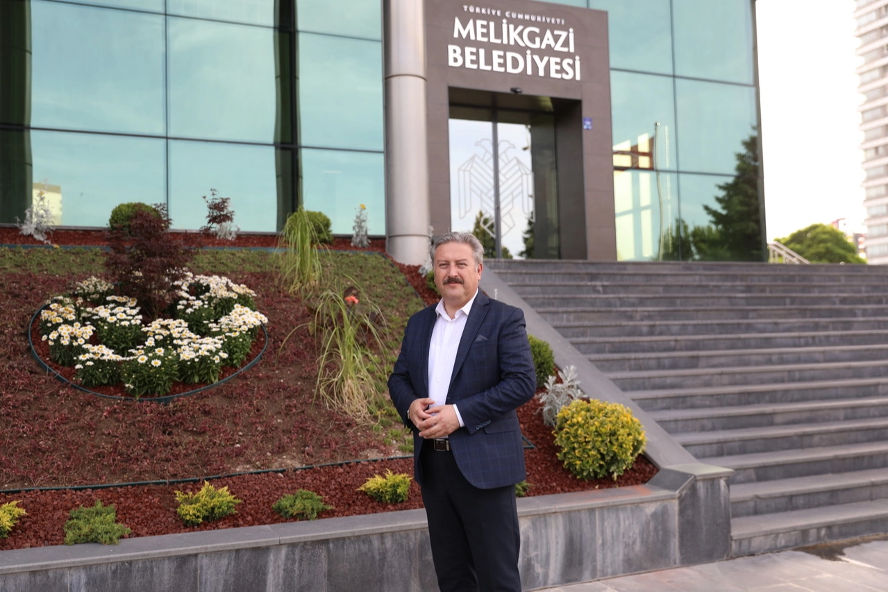 Melikgazi Belediyesi'nin eğitime kazandırdığı yeni ortaokul binası