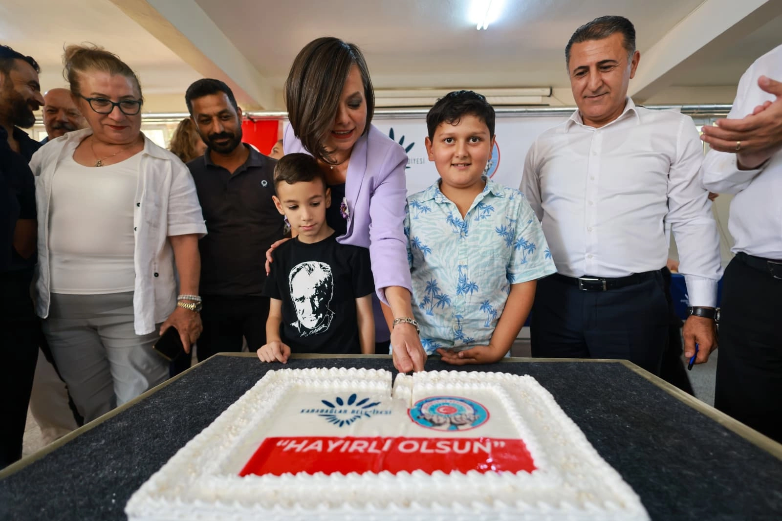 Karabağlar Belediyesi'nde işçilere zamlı toplu iş sözleşmesi imzalandı