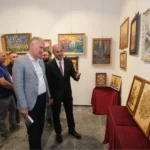 Yüksel Kılıçoğlu'nun yağlı boya ve ahşap yakma sergisi İnegöl Kent Müzesi'nde açıldı.