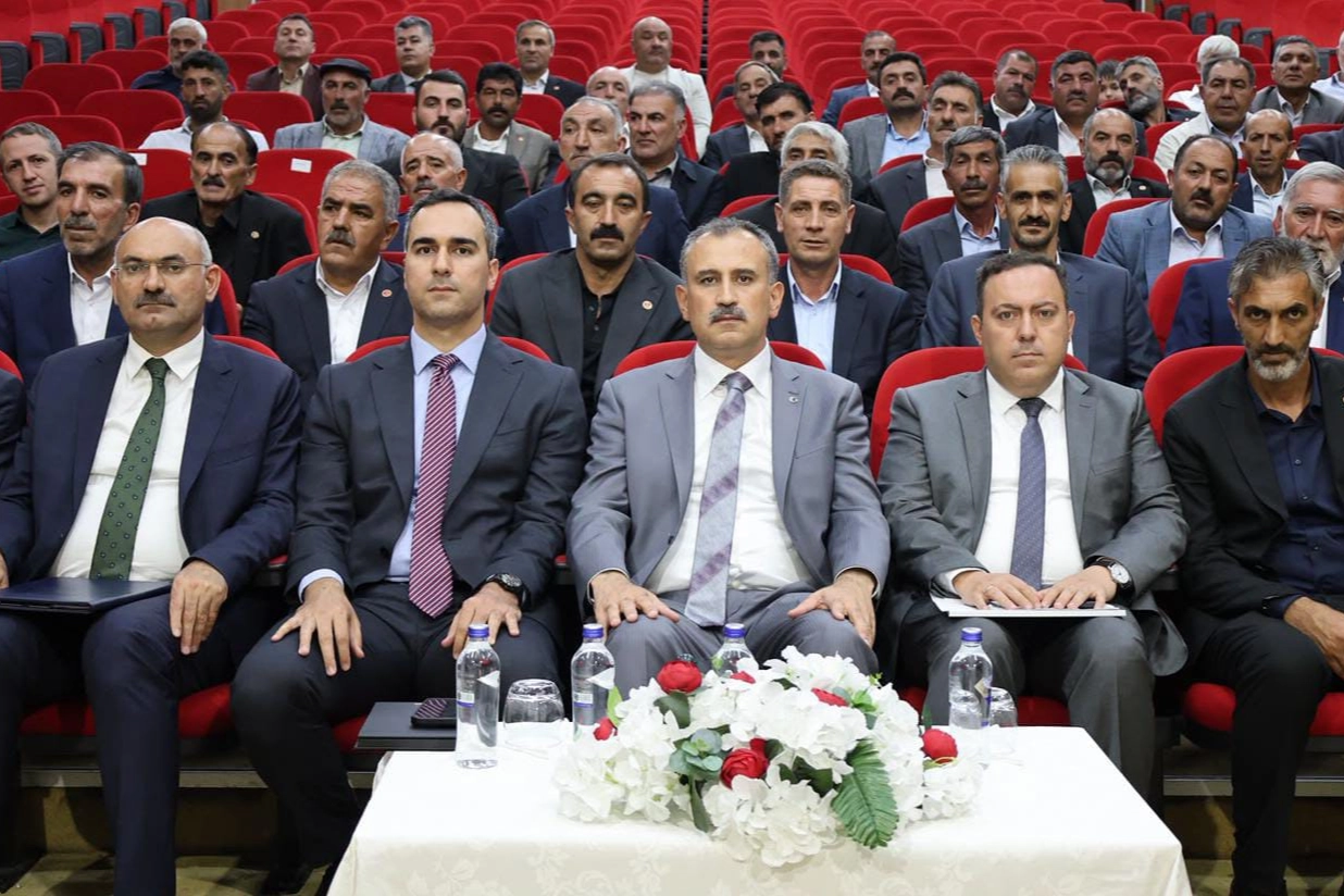 Ağrı'da DSİ yatırımları ve muhtar taleplerinin değerlendirildiği toplantı