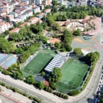 Kocaeli Ana Ocağı Aile Yaşam Parkı projesinin ilk adımları atılıyor, kadın ve ailelere yönelik kapsamlı bir merkez inşa ediliyor.