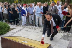 Bornova'da Srebrenica Soykırımı'nın 31. yılı anma töreni ve Srebrenica Soykırım Anıtı