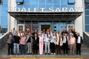 MHP Keşan İlçe Başkanı Ahmet Kurnaz ve yeni yönetim kurulu mazbatalarını alırken