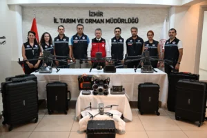 İzmir'de su ürünleri denetimlerinde kullanılan drone ve teknolojik ekipmanlar