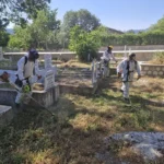 Antalya Büyükşehir Belediyesi ekipleri ilçe mezarlıklarında bakım ve düzenleme çalışmaları yapıyor