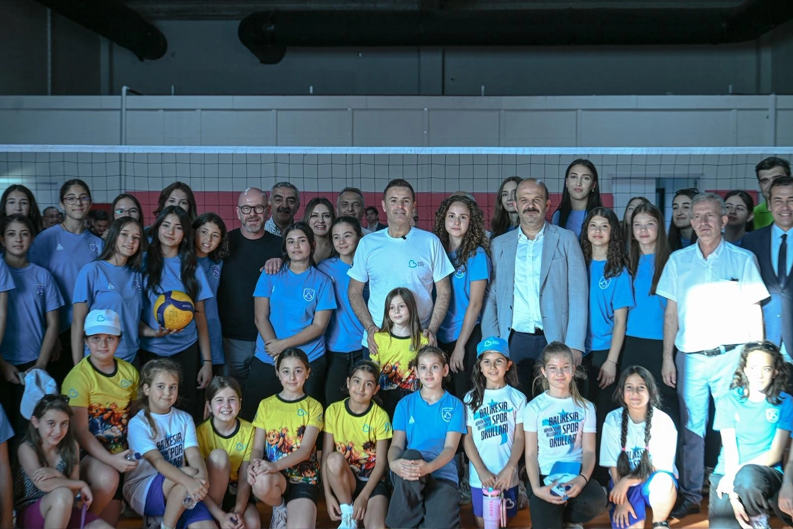 Balıkesir Büyükşehir Belediyesi tarafından yenilenen modern sporcu gelişim ve kamp merkezleri açılışı