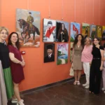 OSMEK kursiyerlerinin bir yıllık emeğiyle hazırlanan eserlerin yer aldığı sergiden genel görünüm