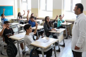 Milli Eğitim Bakanlığı'nın ders saatleri ve ek ders ücretleri ile ilgili yeni düzenlemeleri içeren Resmi Gazete duyurusu