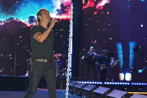 Kıraç, Sakarya Kültür Yolu Festivali'nde ıslama köfte tadarken ve konser verirken
