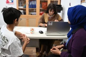 LGS ve YKS tercih döneminde öğrencilere destek olmak amacıyla açılan 30 binden fazla tercih danışmanlığı birimini temsil eden görsel.