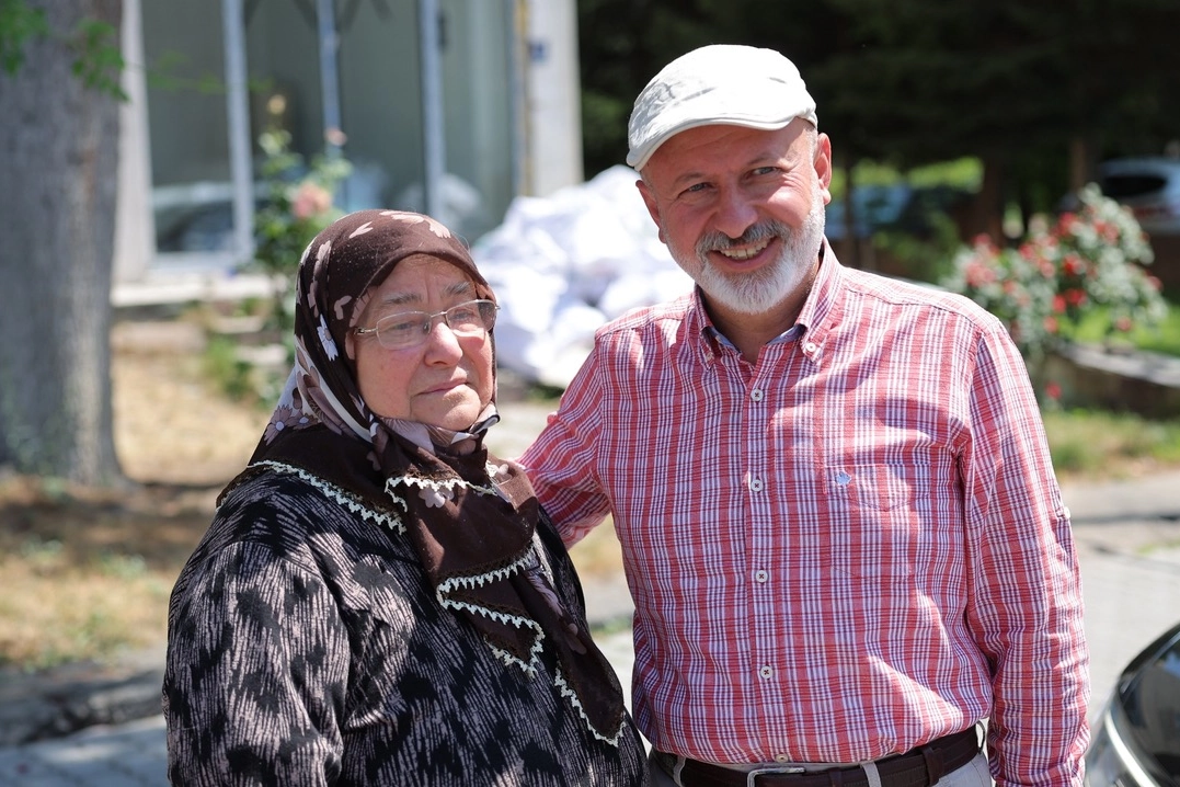 Kayseri Kocasinan'da yapımı devam eden modern kütüphane ve kültür merkezi inşaatı