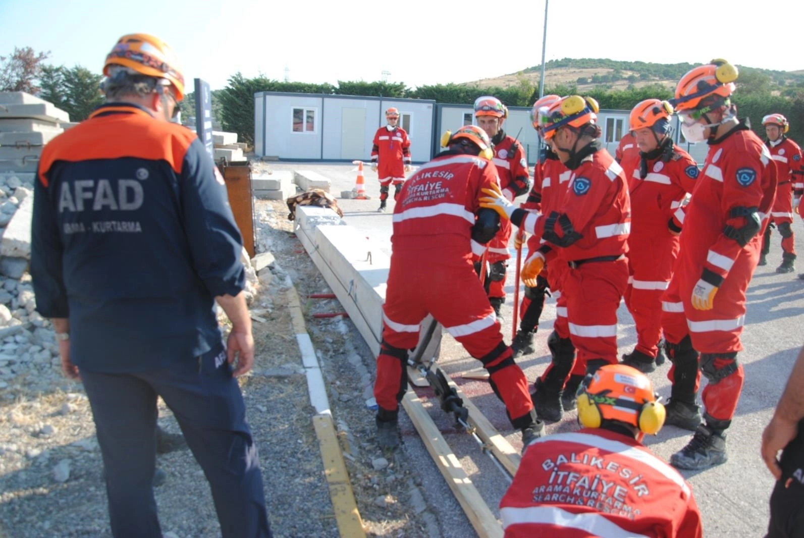 Balıkesir Büyükşehir Belediyesi İtfaiye Dairesi Başkanlığı AFAD akreditasyonunu başarıyla tamamladı.