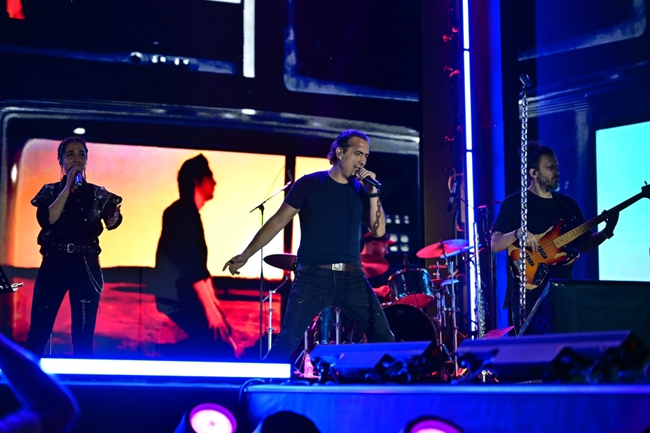 Kıraç, Van Kültür Yolu Festivali'nde rock konseri veriyor.