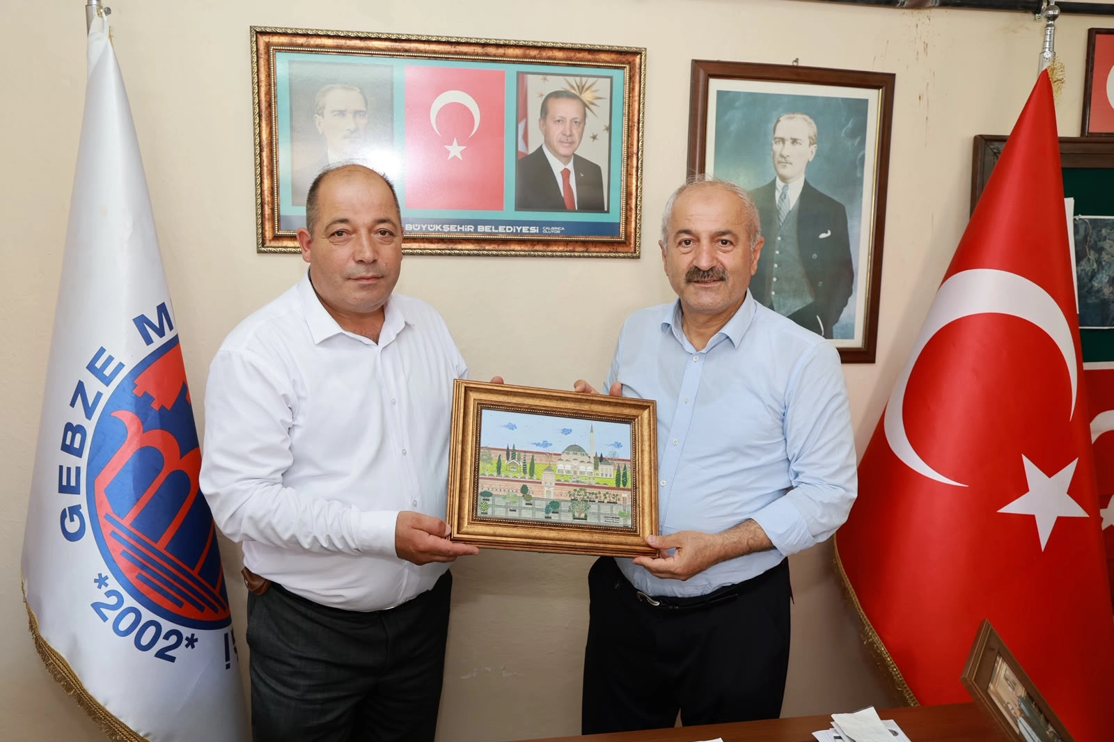 Gebze Belediye Başkanı Zinnur Büyükgöz kırsal mahalle muhtarlarıyla toplantı yapıyor.