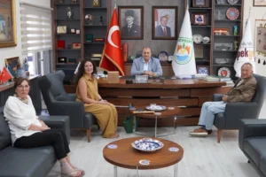 İznik Belediye Başkanı Kağan Mehmet Usta, altın madalyalı House of Hunny markasının kurucusu Balca Alper Picht ile bir araya geldi.