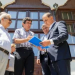İzmir Büyükşehir Belediye Başkanı Cemil Tugay, Tire'de üreticiler ve vatandaşlarla bir araya geldi.