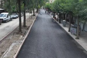 Manisa Çarşı Bulvarı'nda sıcak asfalt ve modern trafik düzenlemesi çalışmaları