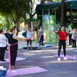 Antalya'da düzenlenen sabah sporu etkinliklerine katılan vatandaşlar