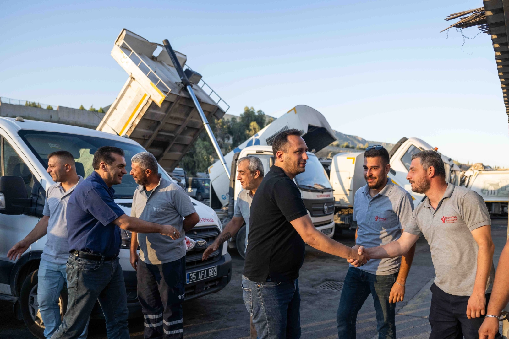 Bornova Yeşilçam Mahallesi'nde devam eden altyapı ve üstyapı çalışmaları