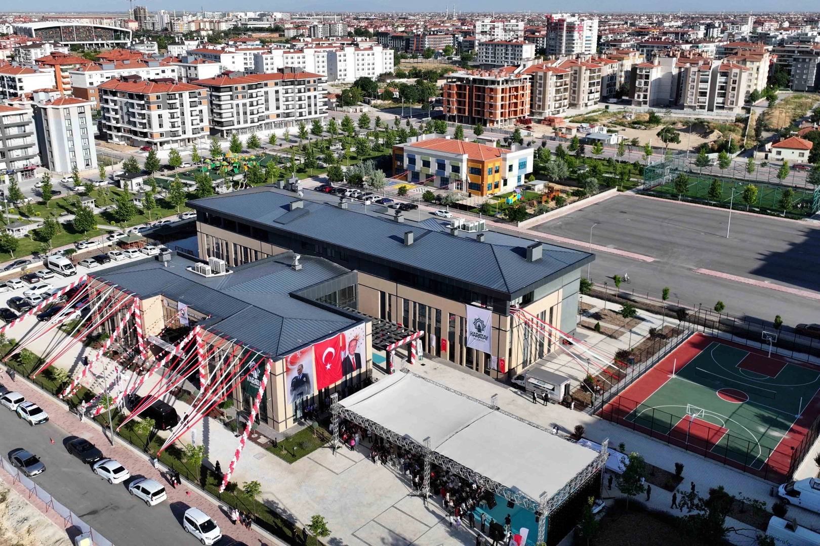 Konya'da açılan Türkiye'nin en büyük Engelli Aktif Yaşam Merkezi'nin dış görünümü