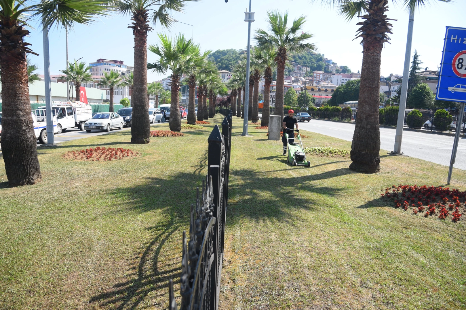 Giresun'da park ve bahçelerde yapılan temizlik ve düzenleme çalışmaları