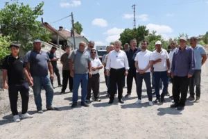Melikgazi Belediyesi tarafından Sarımsaklı Mahallesi'ne yapılan sosyal tesisin açılış hazırlıkları
