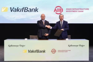 VakıfBank logosu ve deprem bölgesini temsil eden görsellerle finansman desteği