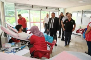 Adana Büyükşehir Belediyesi personelinin katıldığı kan ve kök hücre bağışı kampanyası