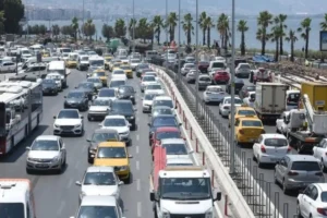 İzmir'de trafiğe kayıtlı araç sayısındaki artışı gösteren grafik