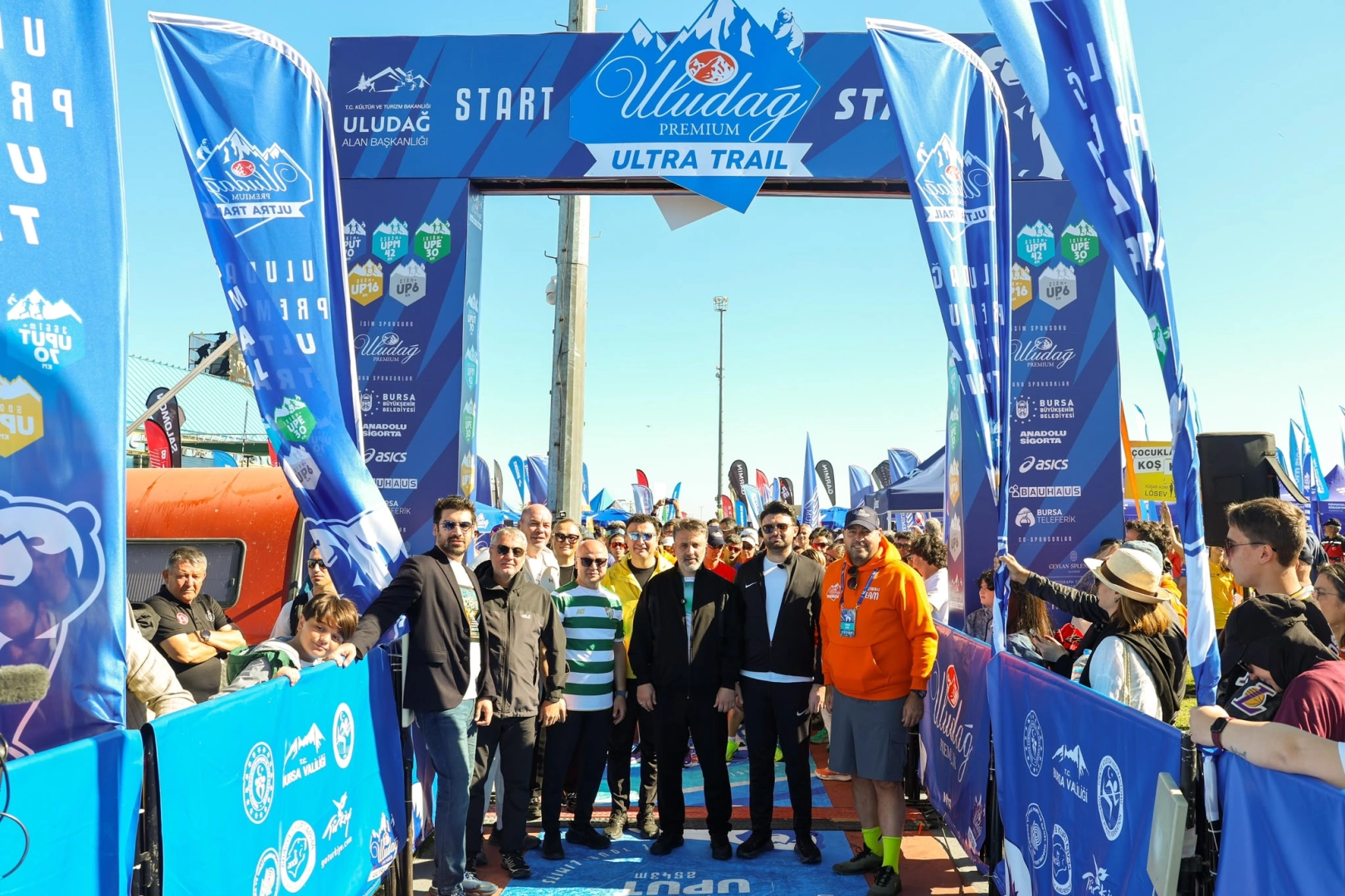 Uludağ'da düzenlenen Ultra Trail Maratonu'na katılan sporcular ve genel görünüm
