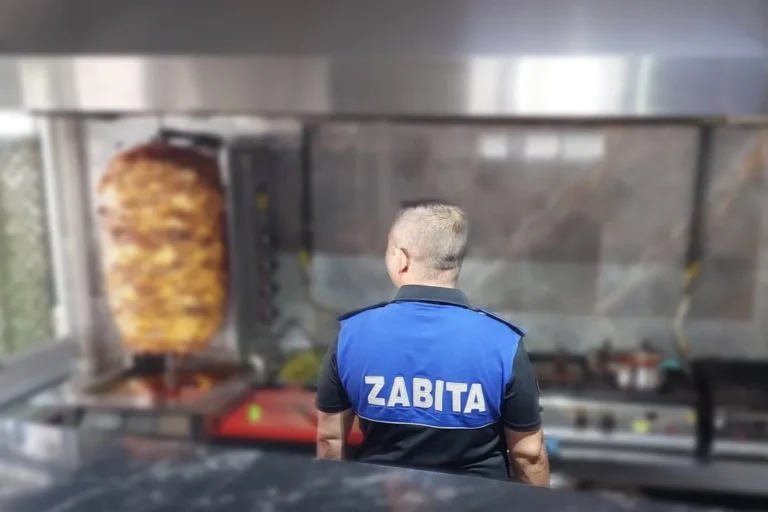 İnegöl'de zabıta ekipleri döner salonlarını denetliyor