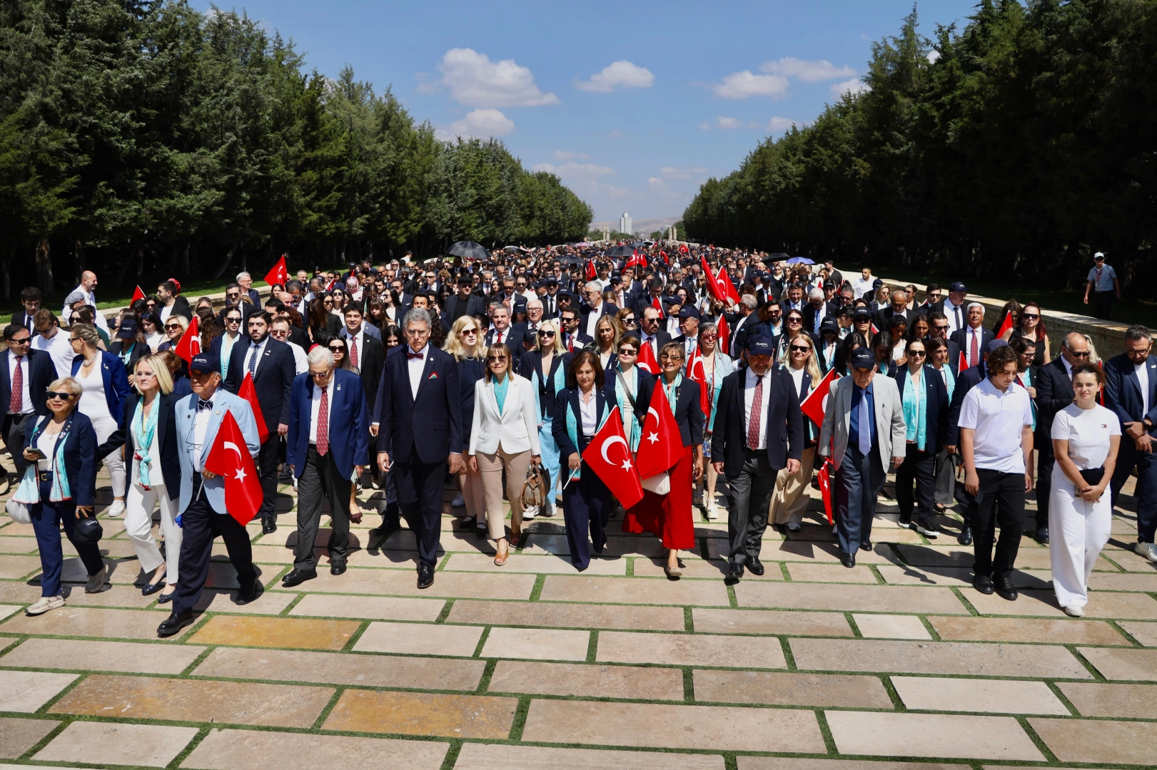 Türkiye Rotary ailesi, 2026-2027 hizmet dönemini Anıtkabir'de 'Kalıcı Etki Yarat' sloganıyla başlattı.