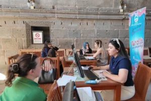 Kayseri Büyükşehir Belediyesi'nin Hunat Hatun Medresesi'nde verdiği ücretsiz LGS tercih danışmanlığı hizmeti